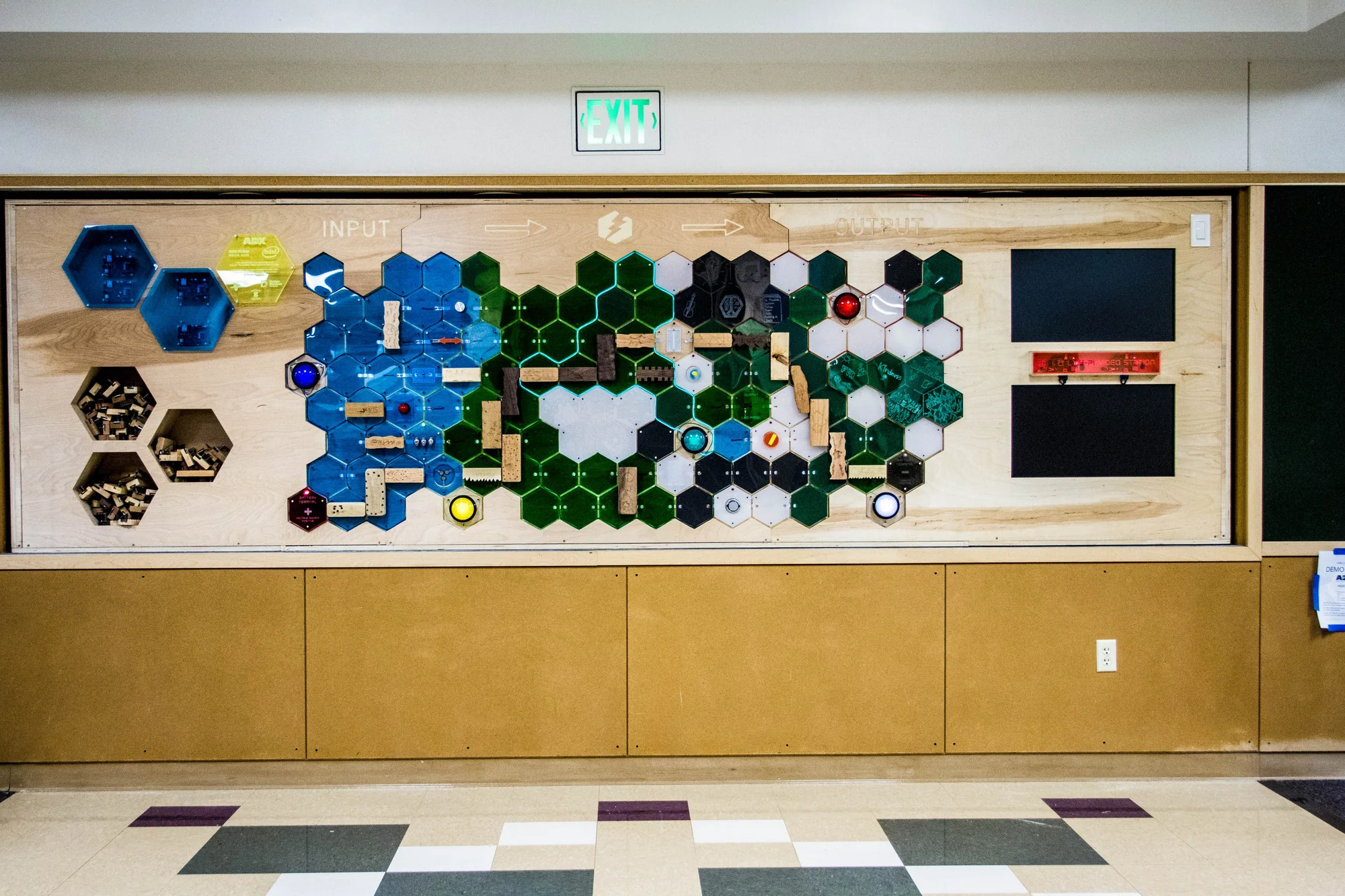 Molecule Wall, photograph 3 of 31