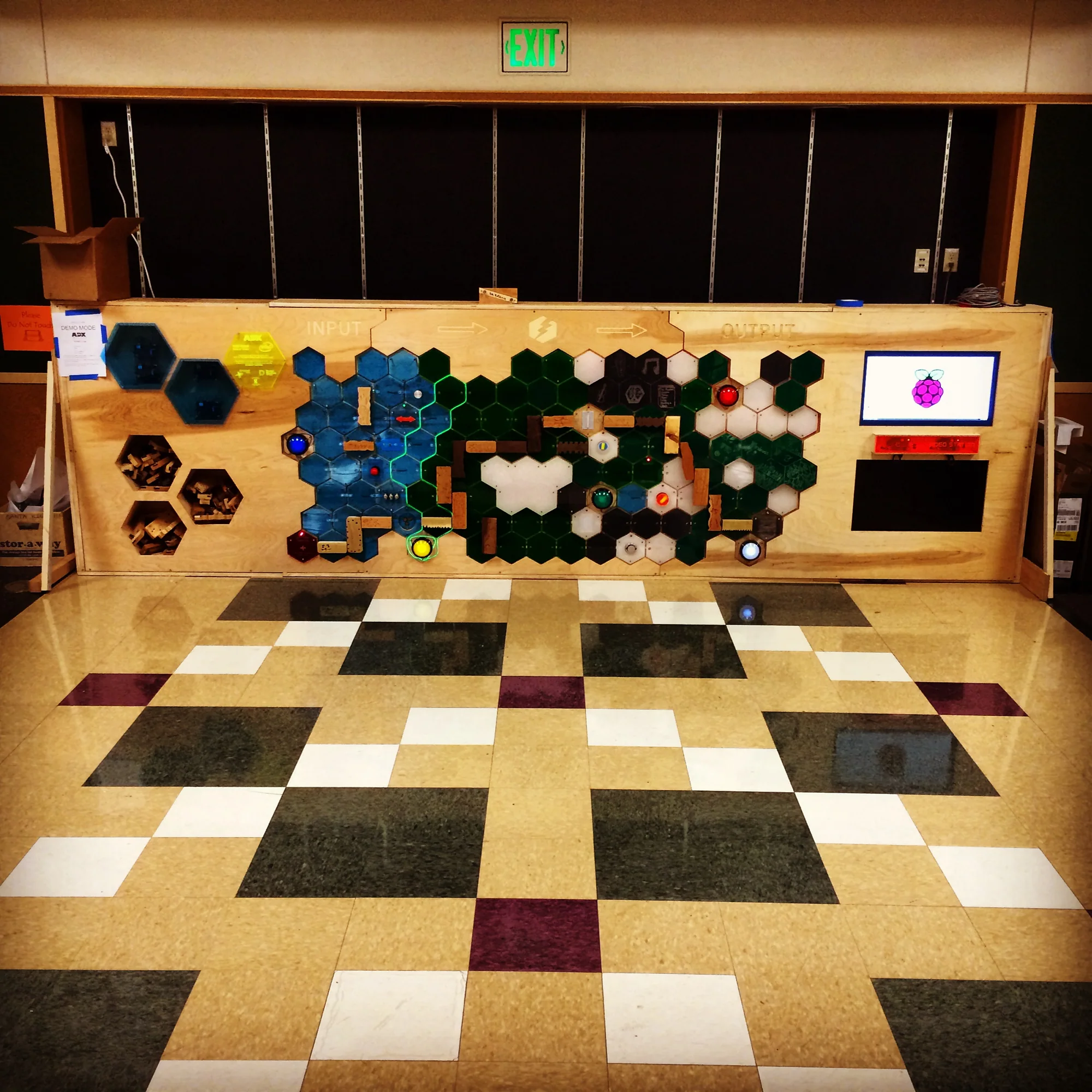 Molecule Wall, photograph 29 of 31